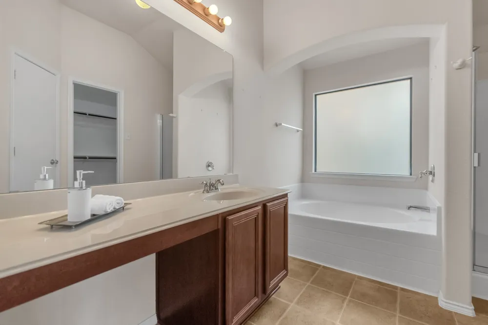 12117 Bellegrove Road Burleson, TX 76028