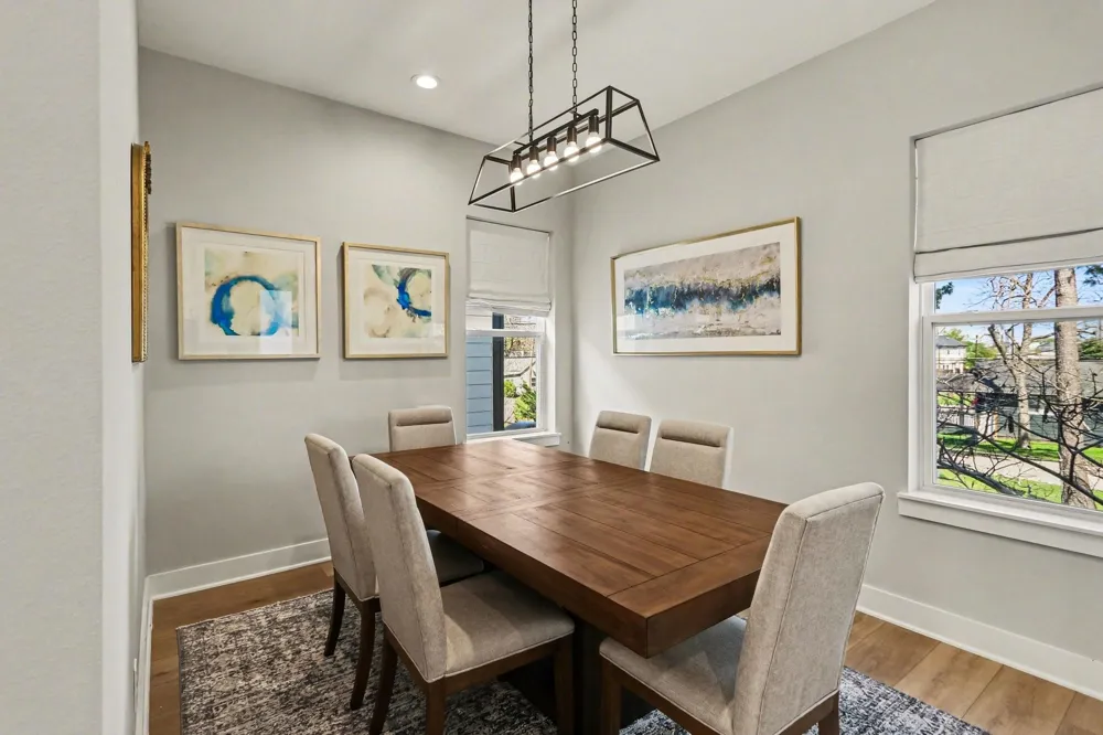 825 Woodcrest Drive Houston, TX 77018
