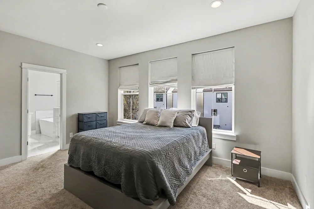 825 Woodcrest Drive Houston, TX 77018