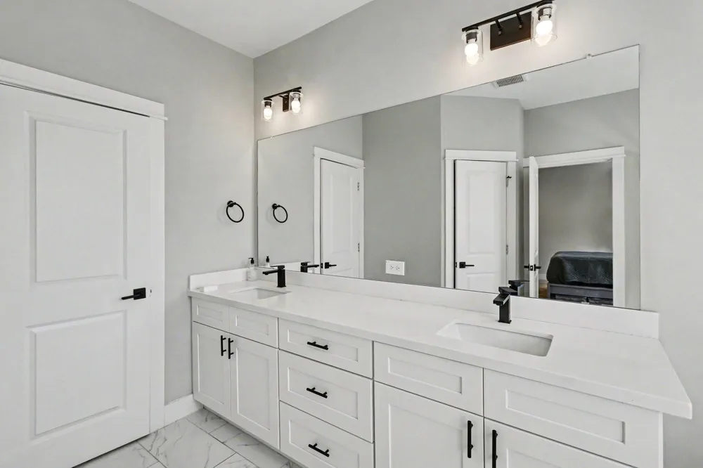 825 Woodcrest Drive Houston, TX 77018