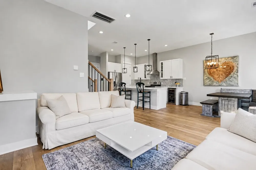 825 Woodcrest Drive Houston, TX 77018