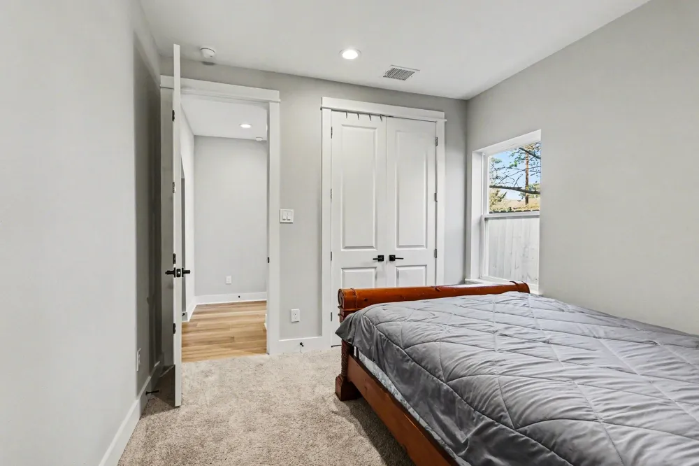 825 Woodcrest Drive Houston, TX 77018
