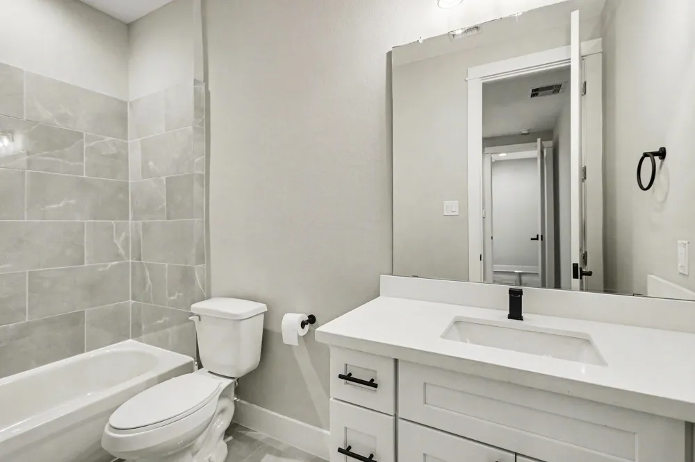 825 Woodcrest Drive Houston, TX 77018