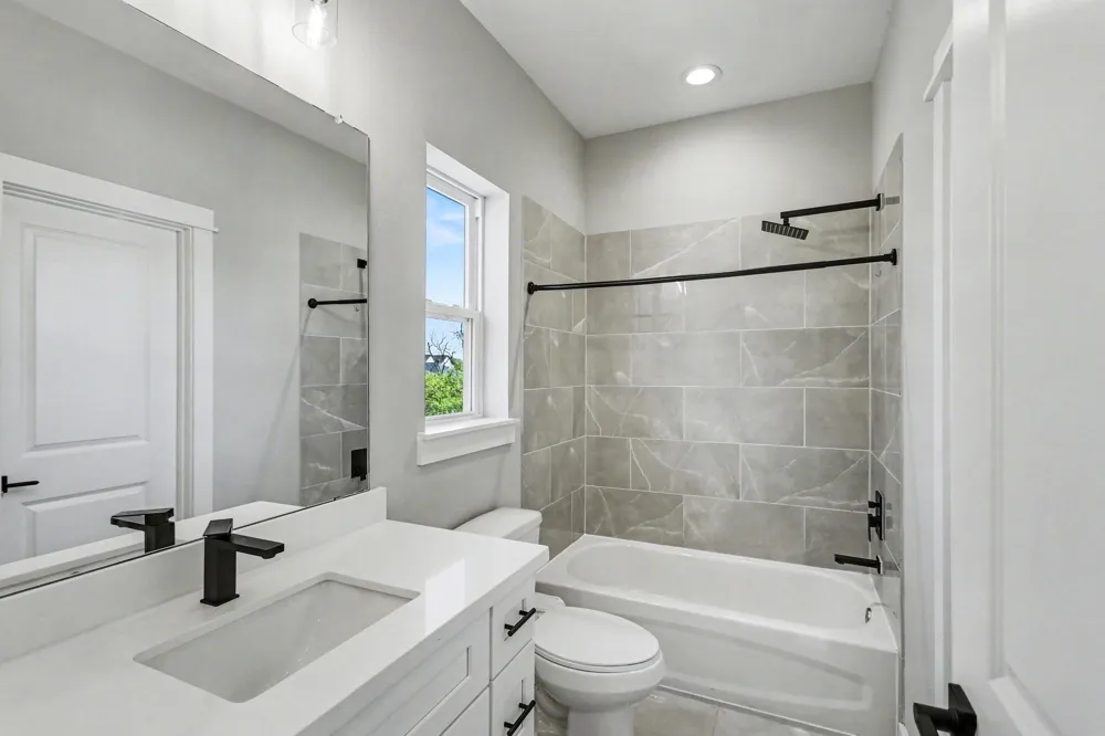 825 Woodcrest Drive Houston, TX 77018