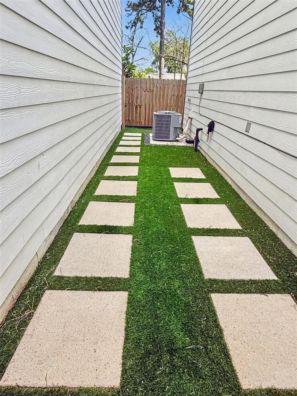 825 Woodcrest Drive Houston, TX 77018