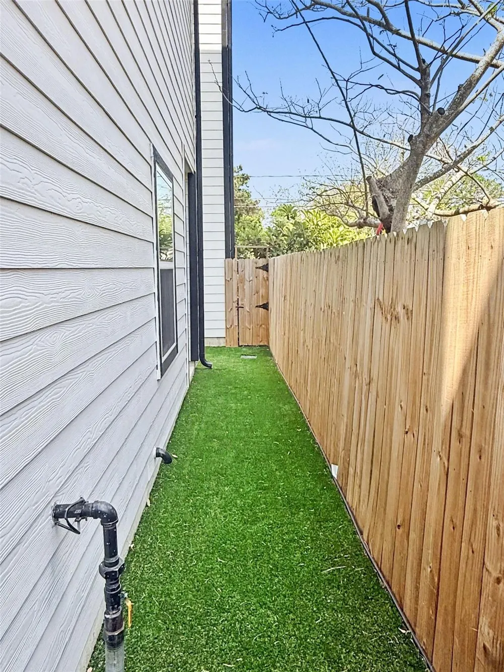 825 Woodcrest Drive Houston, TX 77018