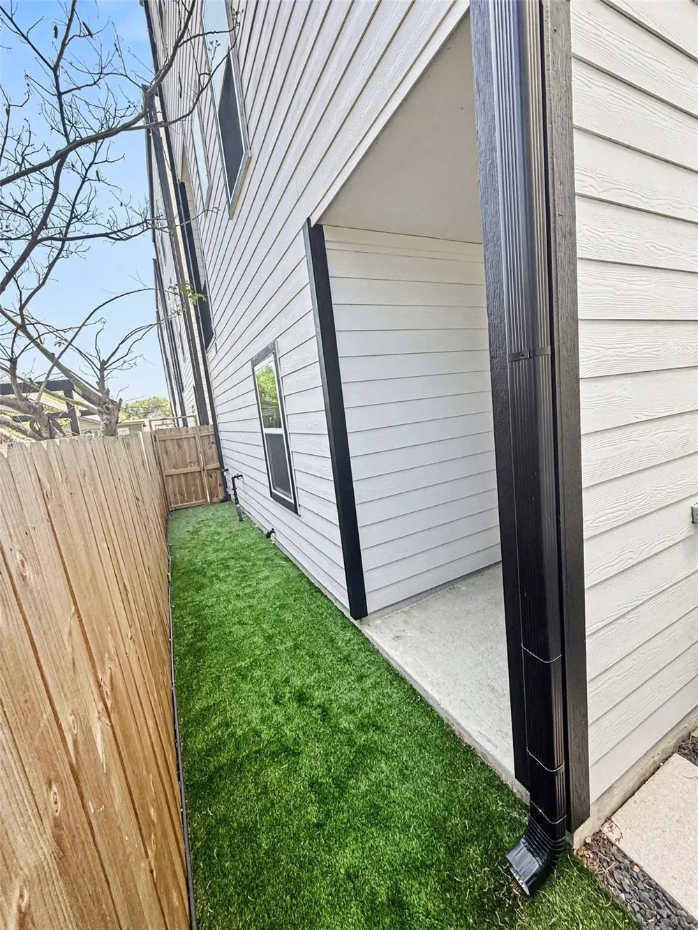 825 Woodcrest Drive Houston, TX 77018