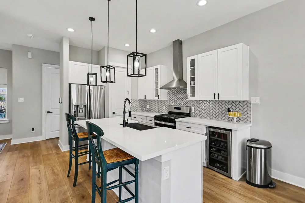 825 Woodcrest Drive Houston, TX 77018