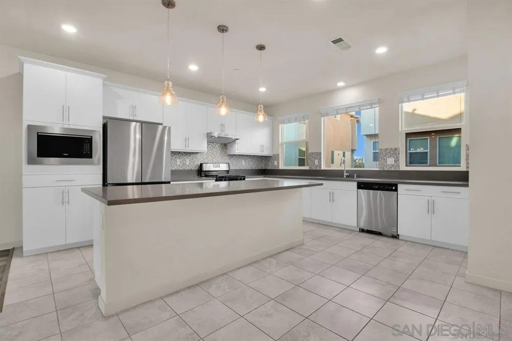 1808 Lynx Ter Chula Vista, CA 91915