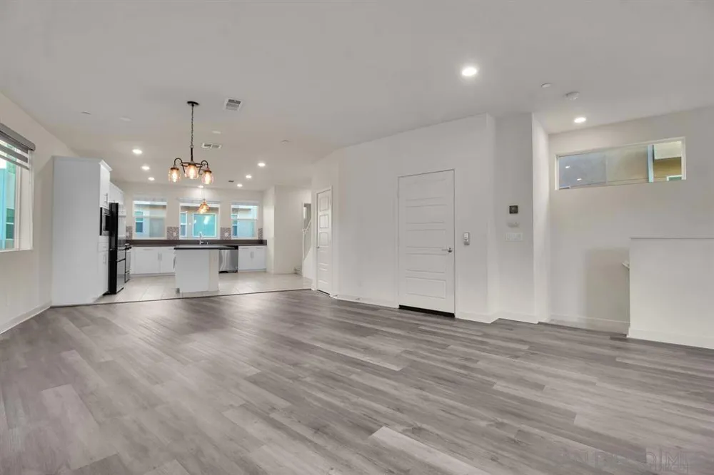 1808 Lynx Ter Chula Vista, CA 91915