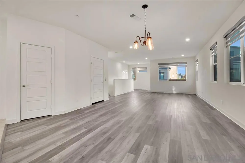 1808 Lynx Ter Chula Vista, CA 91915