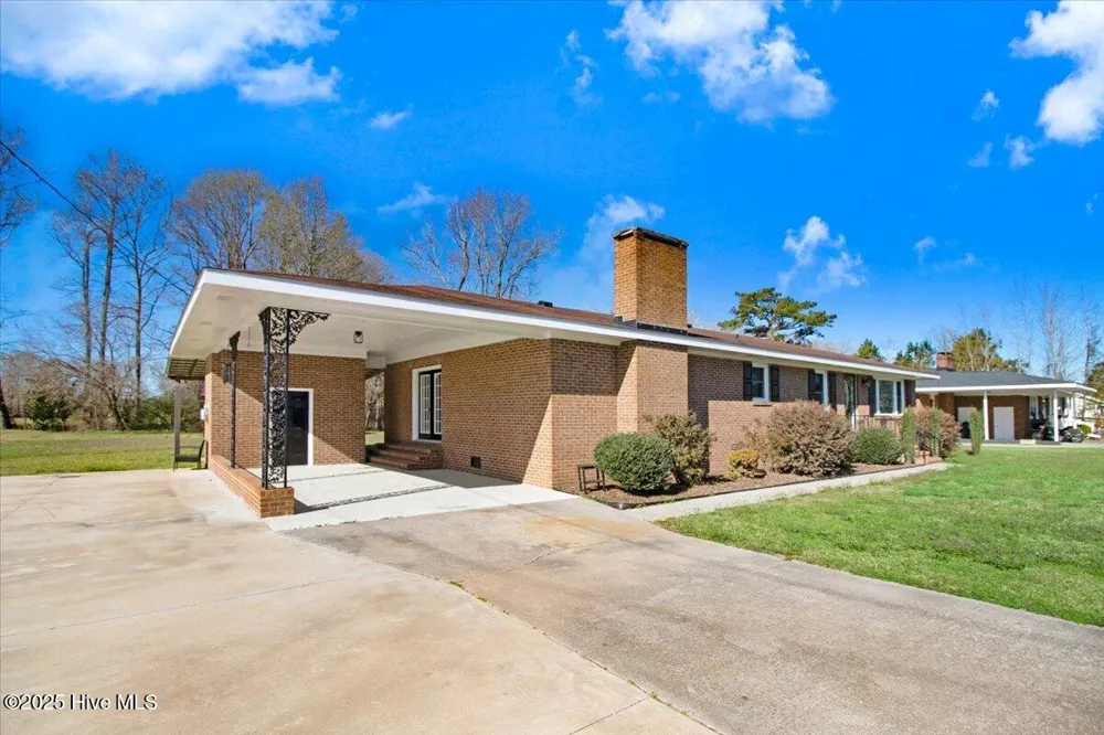 1676 Tommys Road Goldsboro, NC 27534