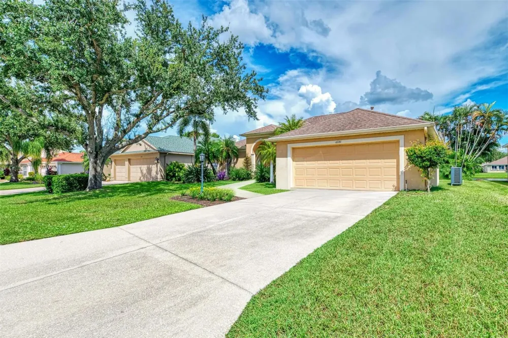 6721 CARLYLE LANE Sarasota, FL 34243