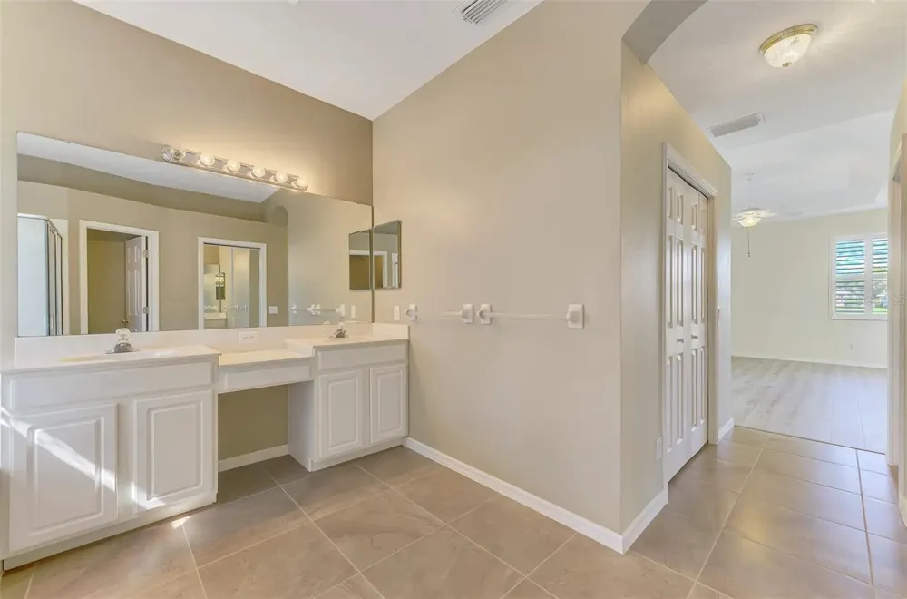 6721 CARLYLE LANE Sarasota, FL 34243