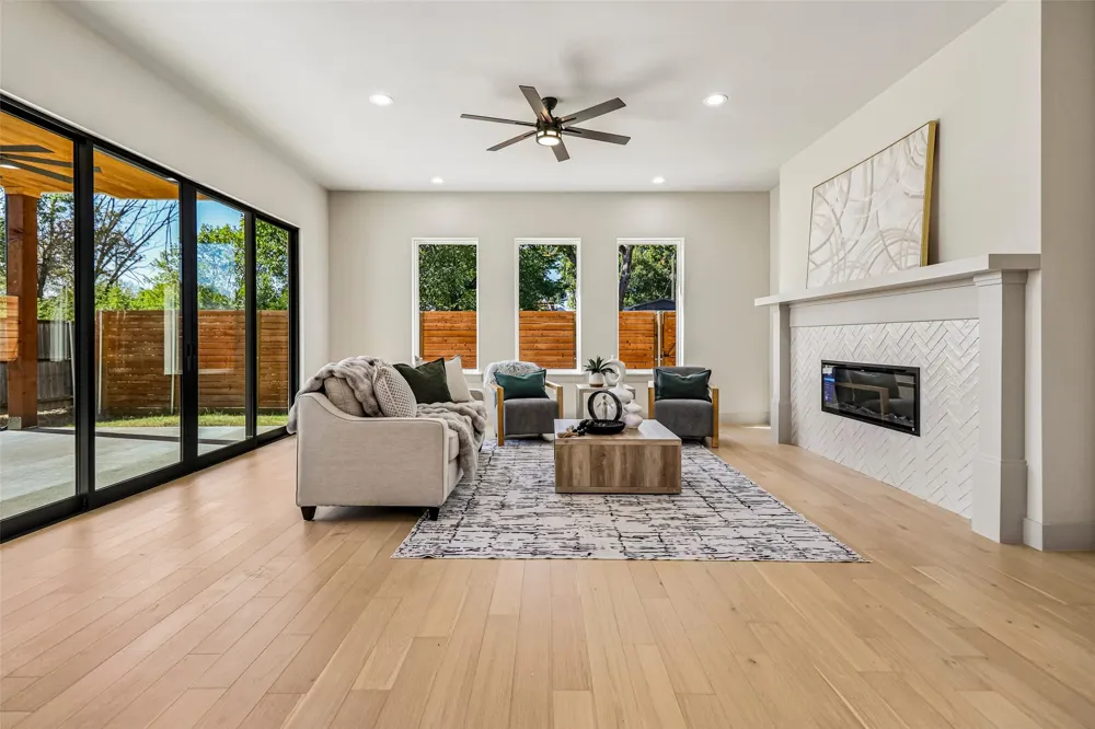 1842 Life Avenue Dallas, TX 75212
