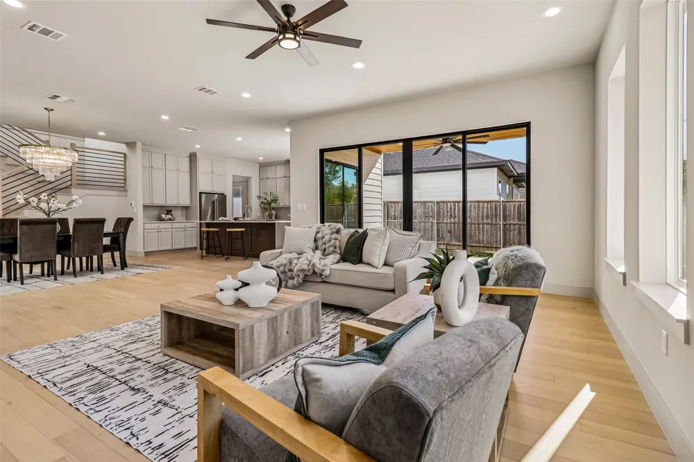 1842 Life Avenue Dallas, TX 75212