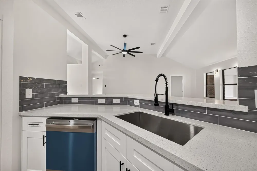 1643 County Road 540 Alvin, TX 77511