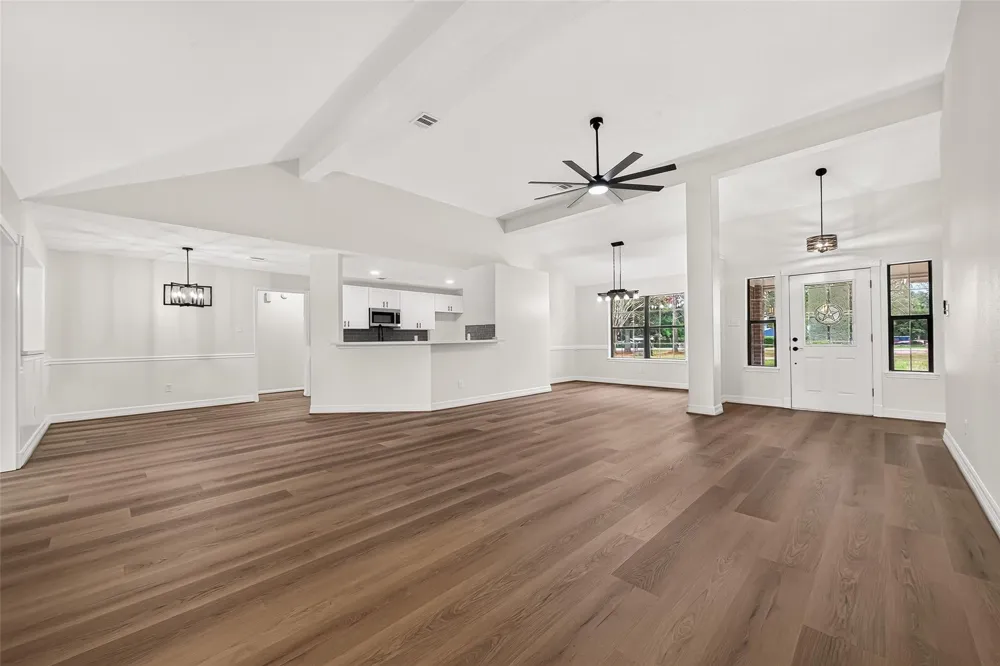 1643 County Road 540 Alvin, TX 77511