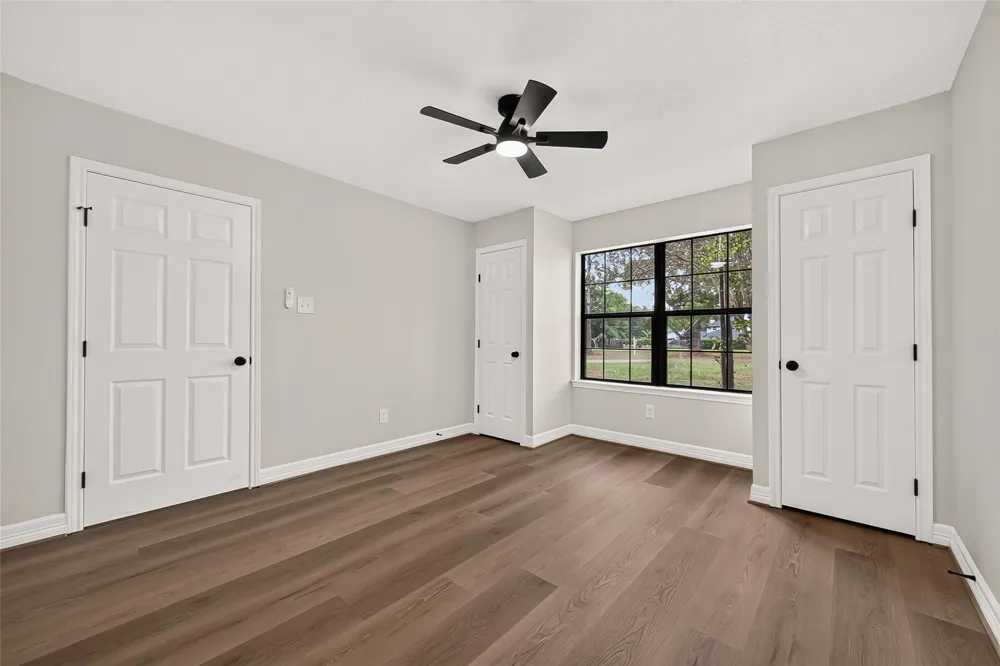 1643 County Road 540 Alvin, TX 77511