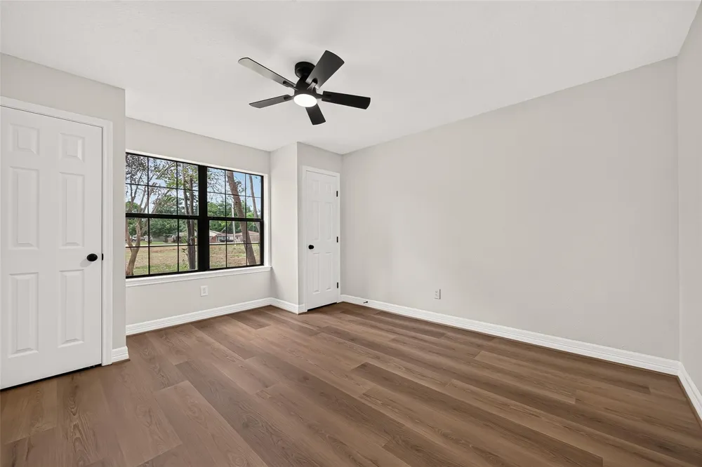 1643 County Road 540 Alvin, TX 77511