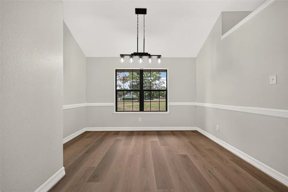 1643 County Road 540 Alvin, TX 77511