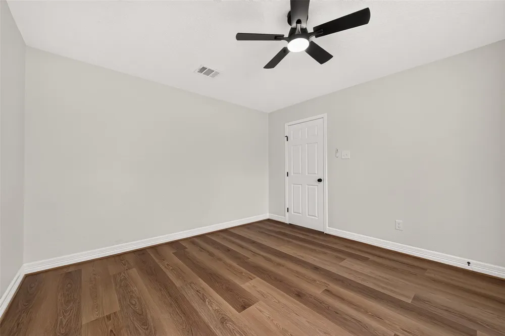 1643 County Road 540 Alvin, TX 77511