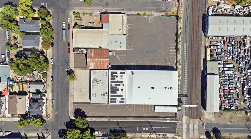 945 E Lindsay Stockton, CA 95202