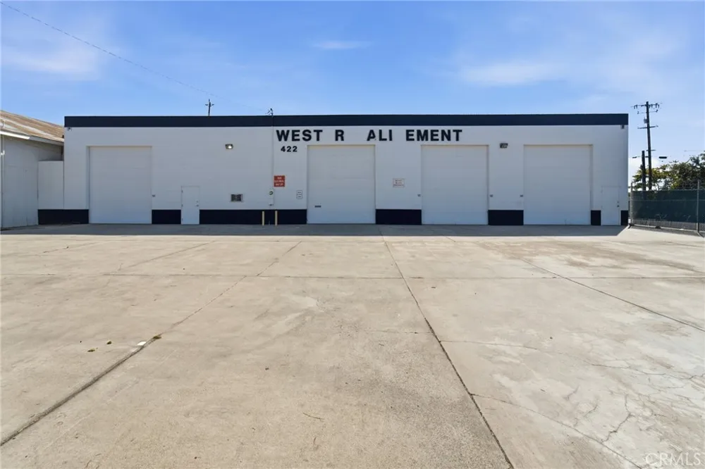 945 E Lindsay Stockton, CA 95202