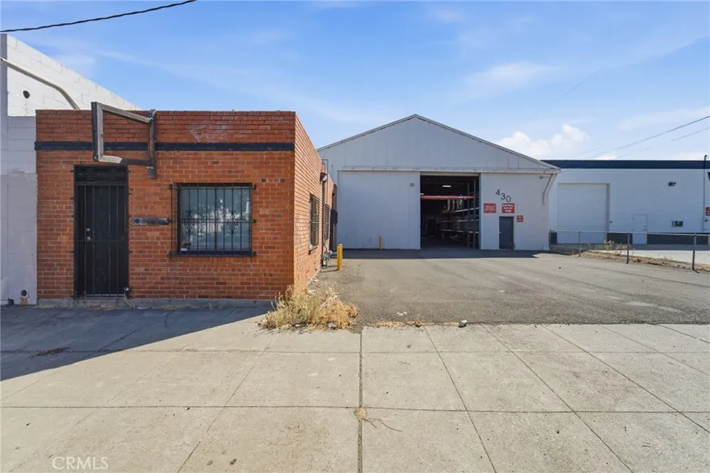 945 E Lindsay Stockton, CA 95202