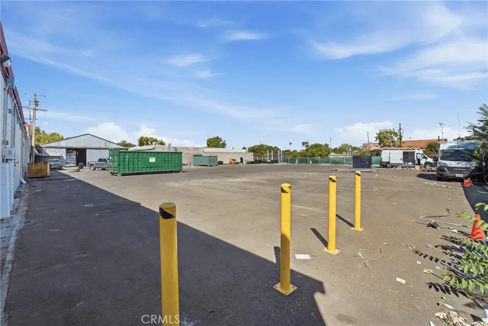 945 E Lindsay Stockton, CA 95202