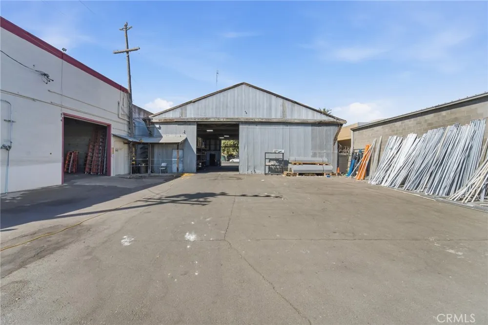 945 E Lindsay Stockton, CA 95202