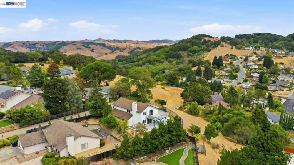 3814 Painted Pony Rd El Sobrante, CA 94803