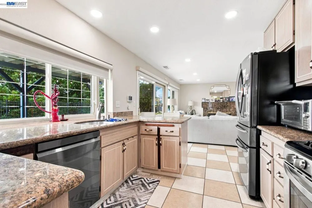 3814 Painted Pony Rd El Sobrante, CA 94803