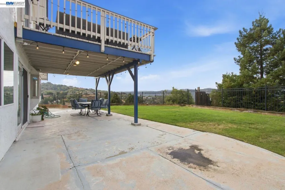 3814 Painted Pony Rd El Sobrante, CA 94803