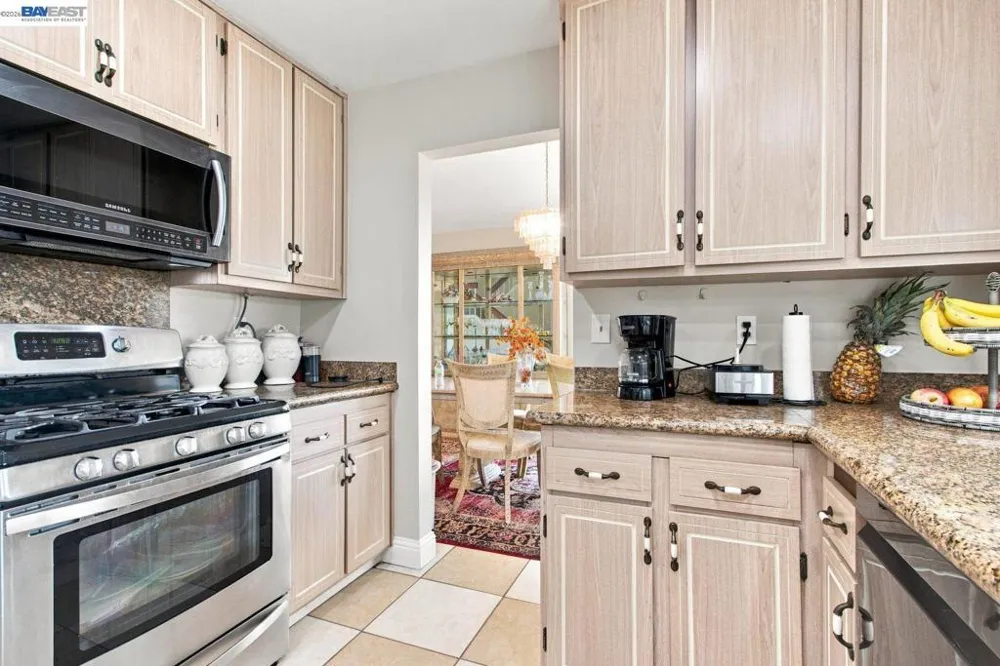 3814 Painted Pony Rd El Sobrante, CA 94803