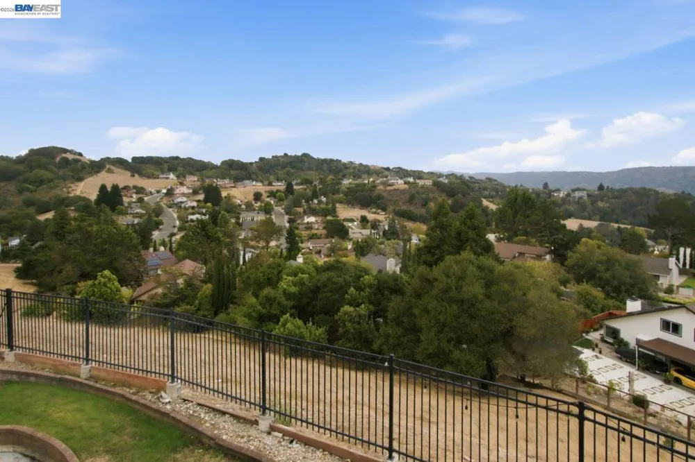 3814 Painted Pony Rd El Sobrante, CA 94803