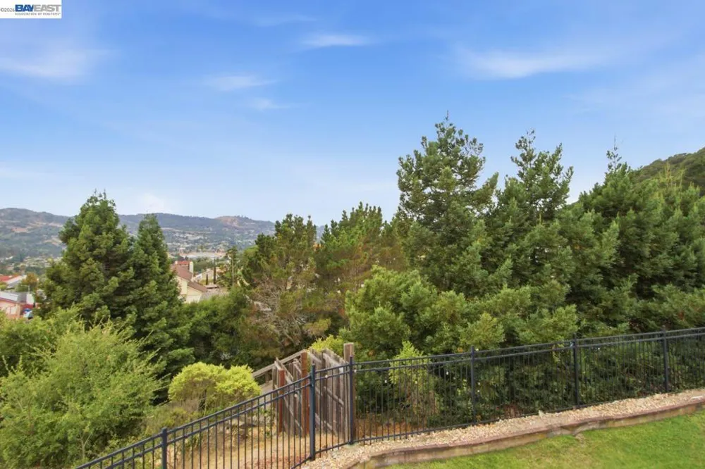 3814 Painted Pony Rd El Sobrante, CA 94803