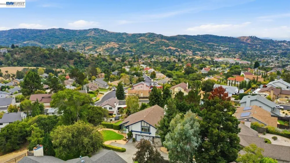 3814 Painted Pony Rd El Sobrante, CA 94803