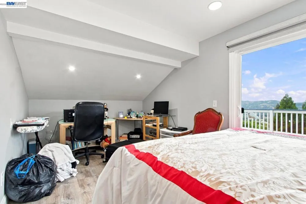3814 Painted Pony Rd El Sobrante, CA 94803
