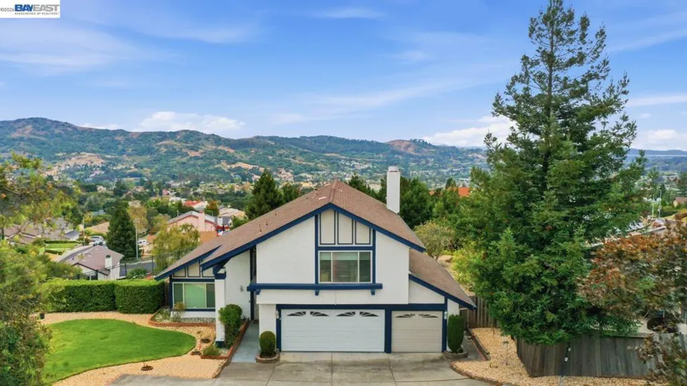 3814 Painted Pony Rd El Sobrante, CA 94803