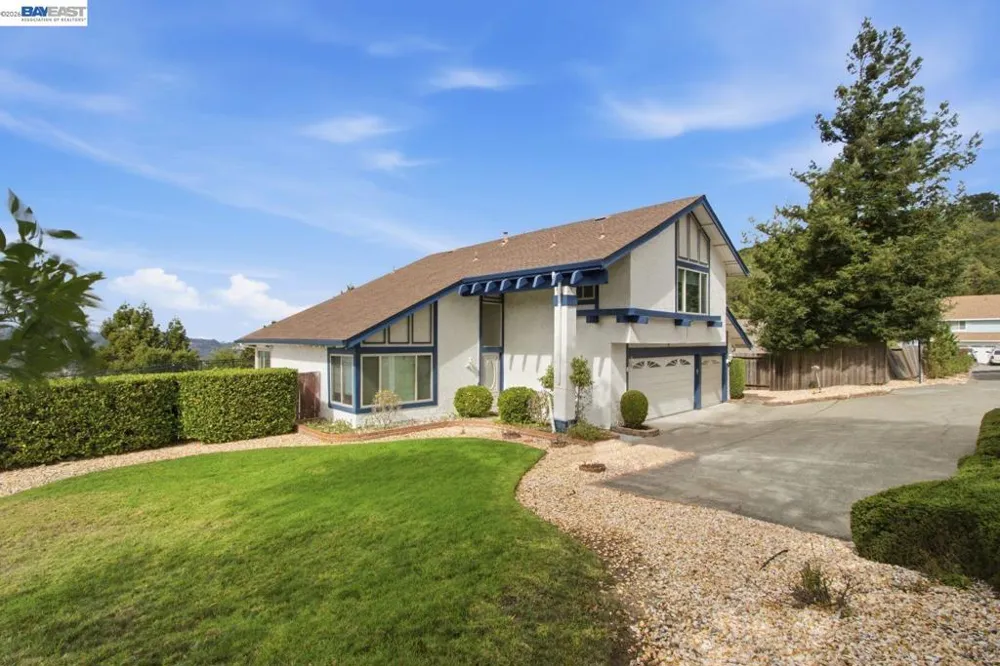 3814 Painted Pony Rd El Sobrante, CA 94803