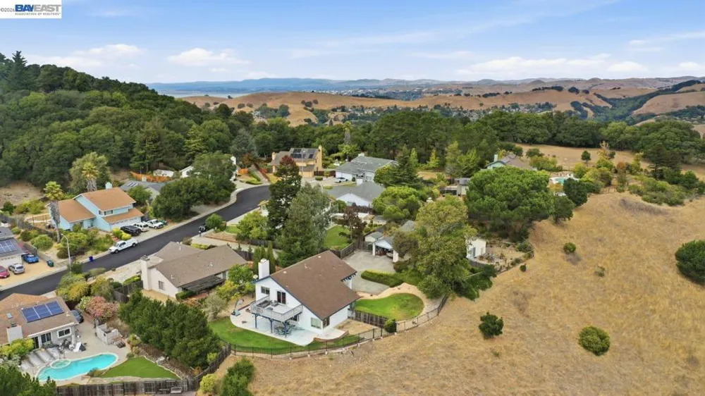 3814 Painted Pony Rd El Sobrante, CA 94803