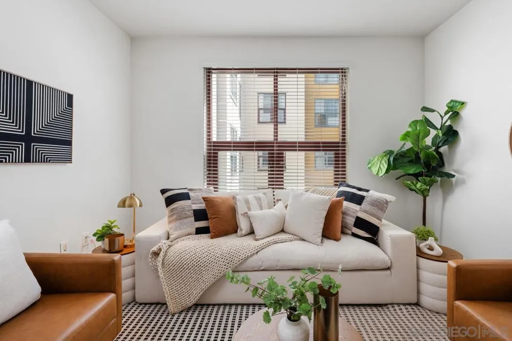 1150 J St #614 San Diego, CA 92101