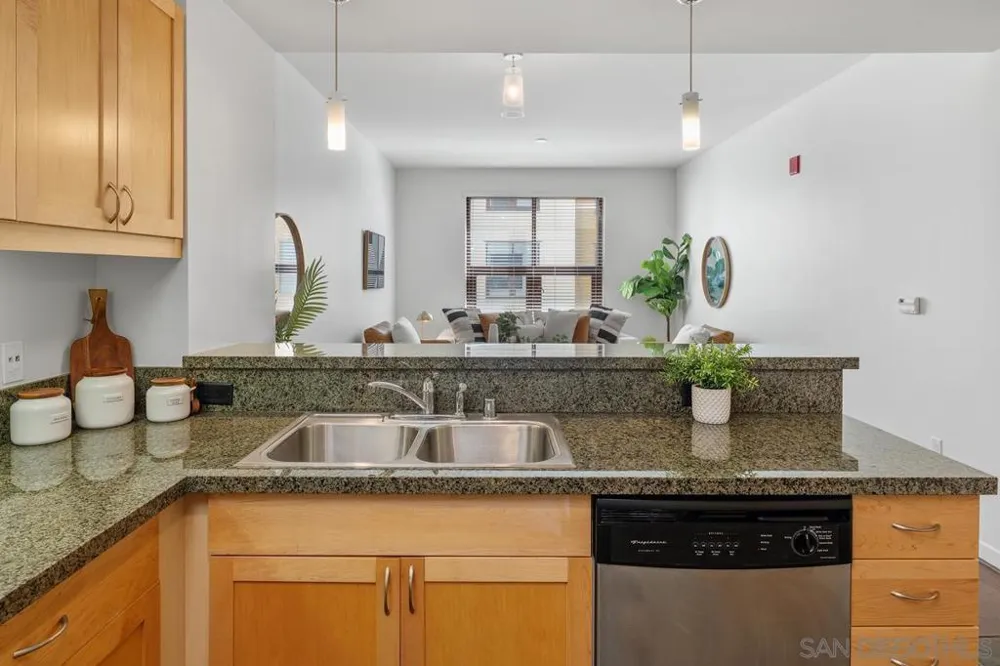 1150 J St #614 San Diego, CA 92101