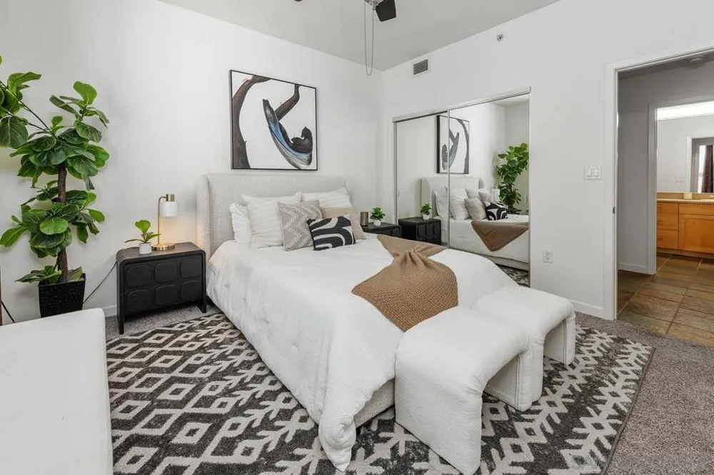 1150 J St #614 San Diego, CA 92101