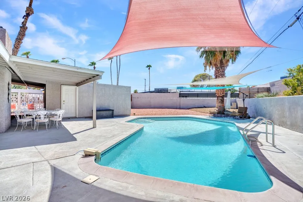 3327 Seminole Circle Las Vegas, NV 89169