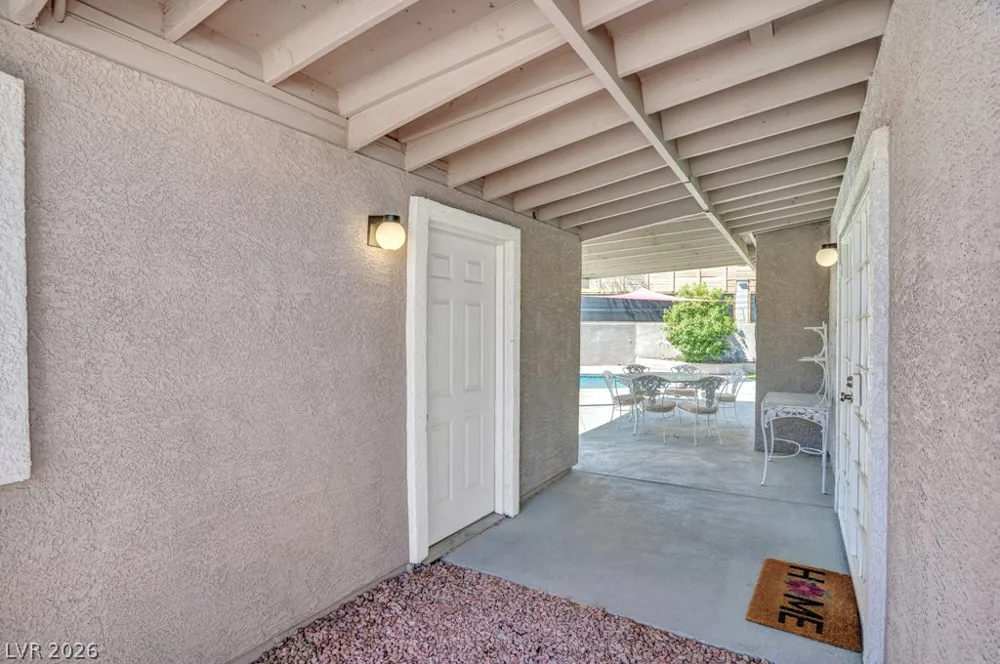 3327 Seminole Circle Las Vegas, NV 89169