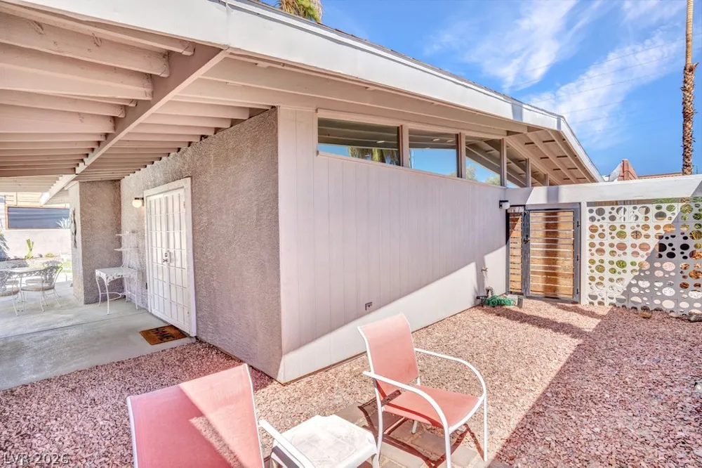 3327 Seminole Circle Las Vegas, NV 89169
