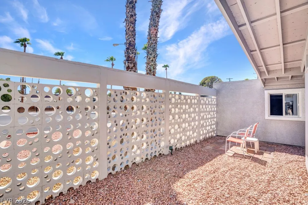 3327 Seminole Circle Las Vegas, NV 89169