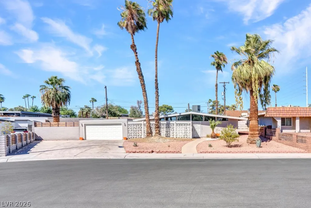 3327 Seminole Circle Las Vegas, NV 89169